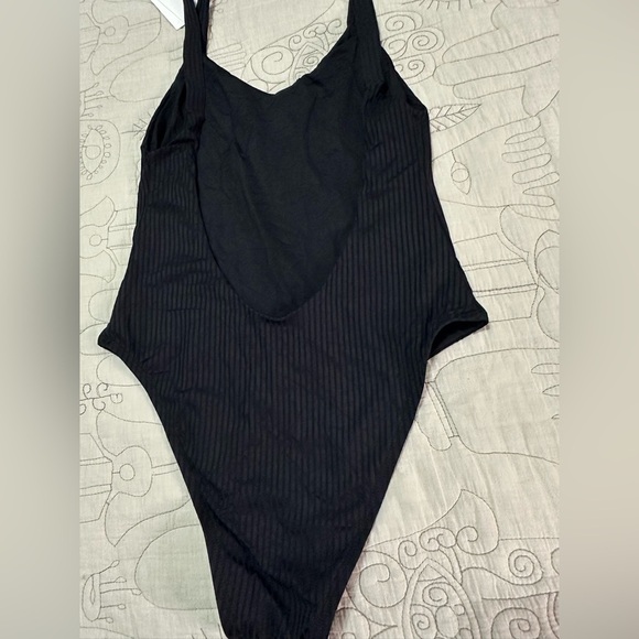 NEW Vitamin A Leah Ribbed One Piece Swimsuit M Sz 8 Black Classic - Picture 6 of 9